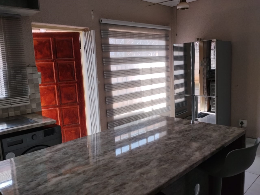 To Let 4 Bedroom Property for Rent in Geelhoutpark North West